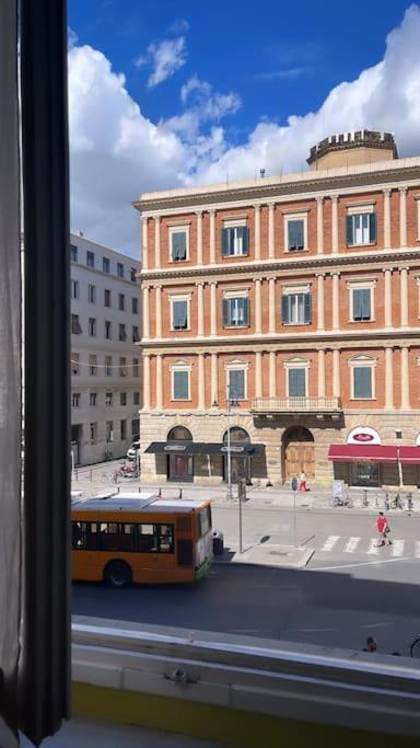 Loft Storico In Pieno Centro! Apartment Livorno Bagian luar foto